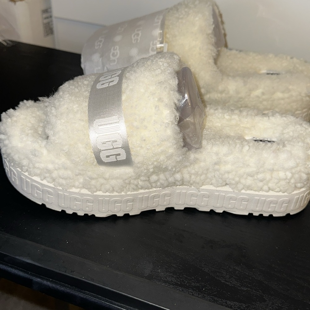 New Women’s Size 8 UGG FLUFFITA SANDLE - Picture 4 of 8